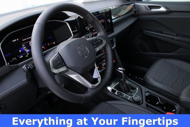 New 2026 Volkswagen Taos SE AWD/4WD image 2