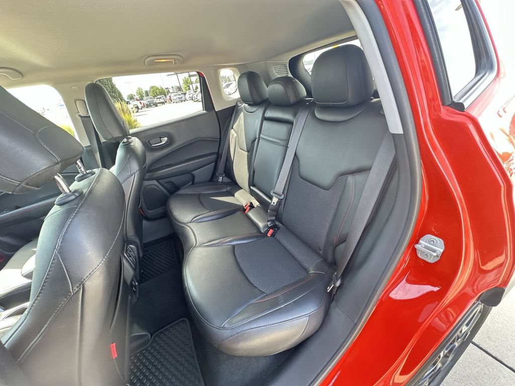 Used 2020 Jeep Compass Trailhawk w/ Cold Weather Group AWD/4WD image 26