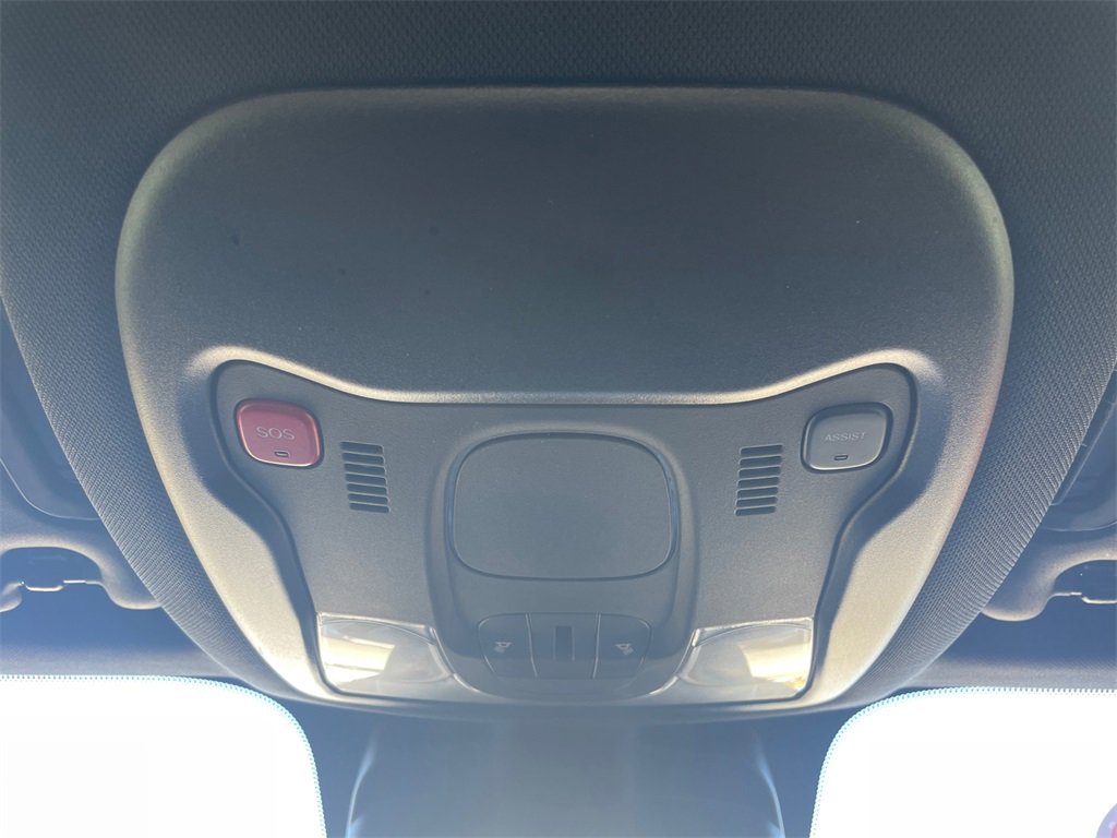 Used 2021 Jeep Renegade Latitude image 18