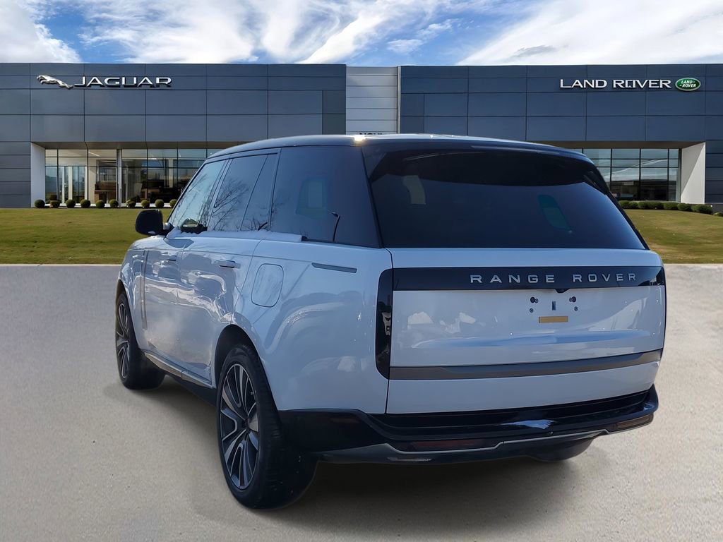 New 2026 Land Rover Range Rover SE image 2