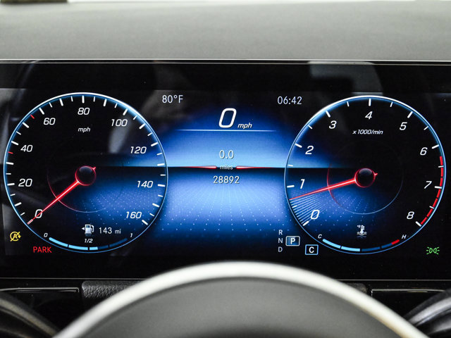 Used 2022 Mercedes-Benz GLA 250 4MATIC image 11