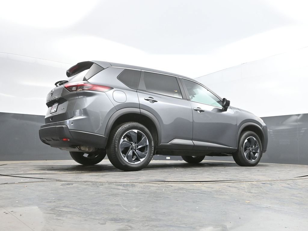 Used 2025 Nissan Rogue SV AWD/4WD image 39