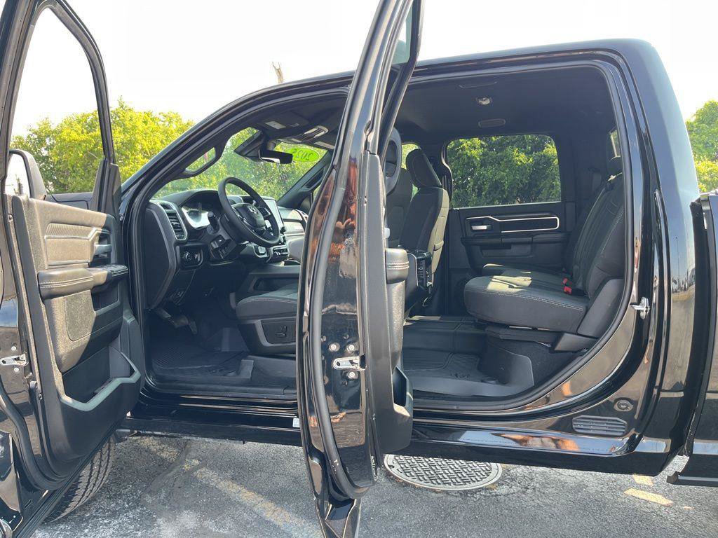 New 2025 RAM 2500 Big Horn AWD/4WD image 26