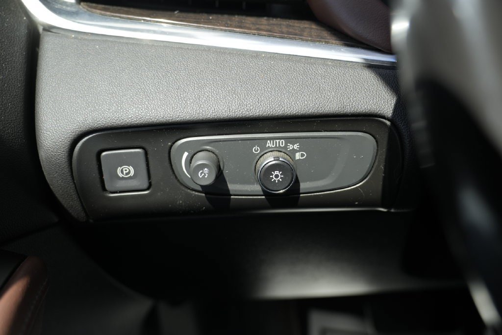 Used 2020 Buick Enclave Avenir w/ Avenir Technology Package AWD/4WD image 52