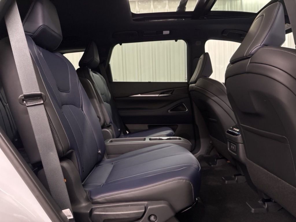 Certified 2026 INFINITI QX60 Sport w/ Dark Cargo Package AWD/4WD image 35