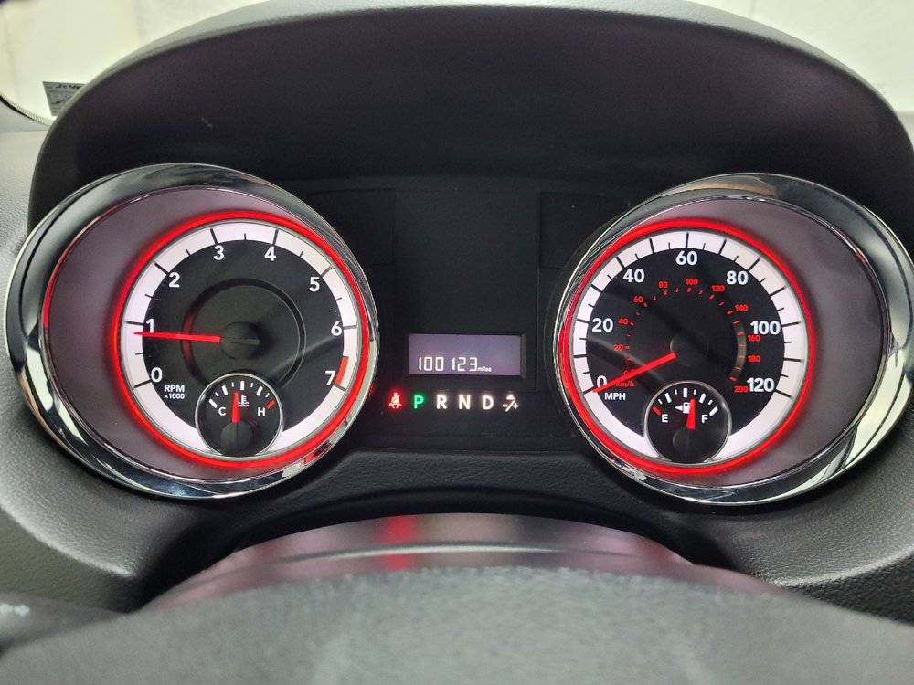 Used 2016 Dodge Grand Caravan SXT FWD image 23