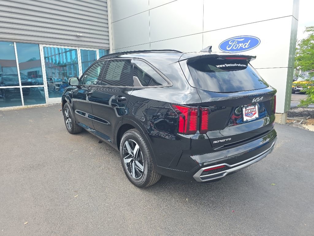 Used 2023 Kia Sorento S w/ Panoramic Sunroof Package FWD image 10