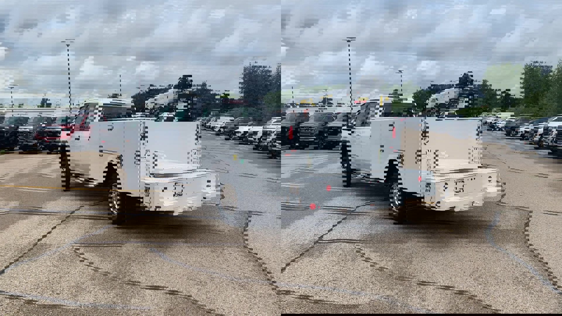 New 2024 GMC Sierra 3500 Pro w/ Fleet Convenience Package image 7