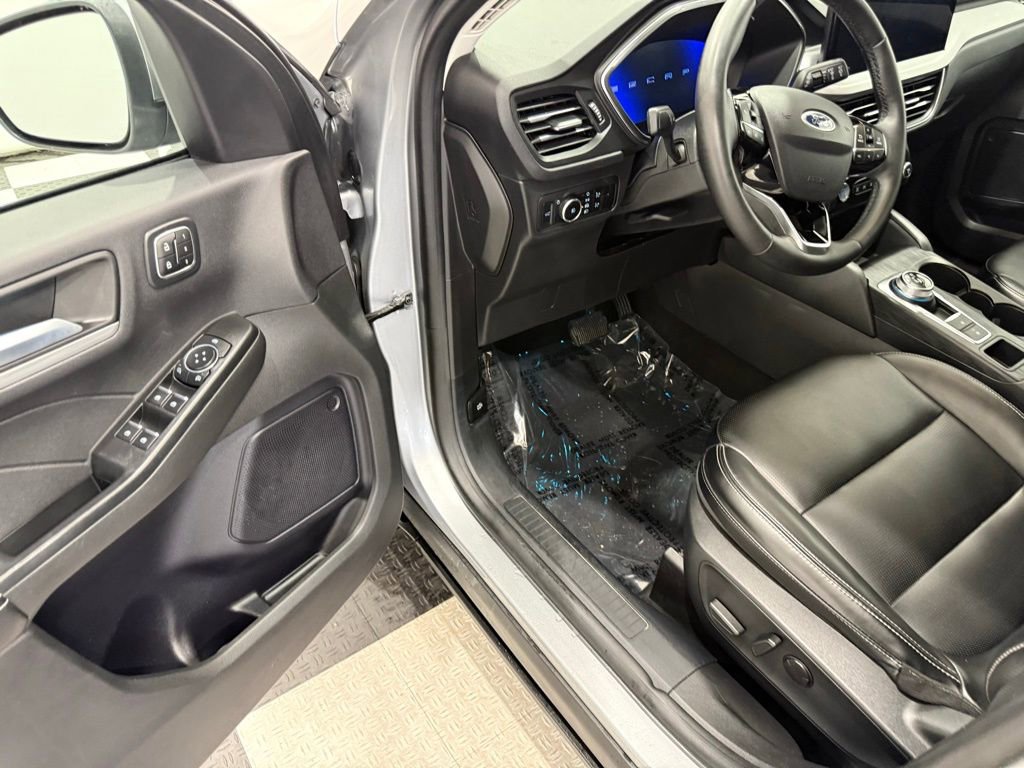 Used 2024 Ford Escape Platinum AWD/4WD image 33