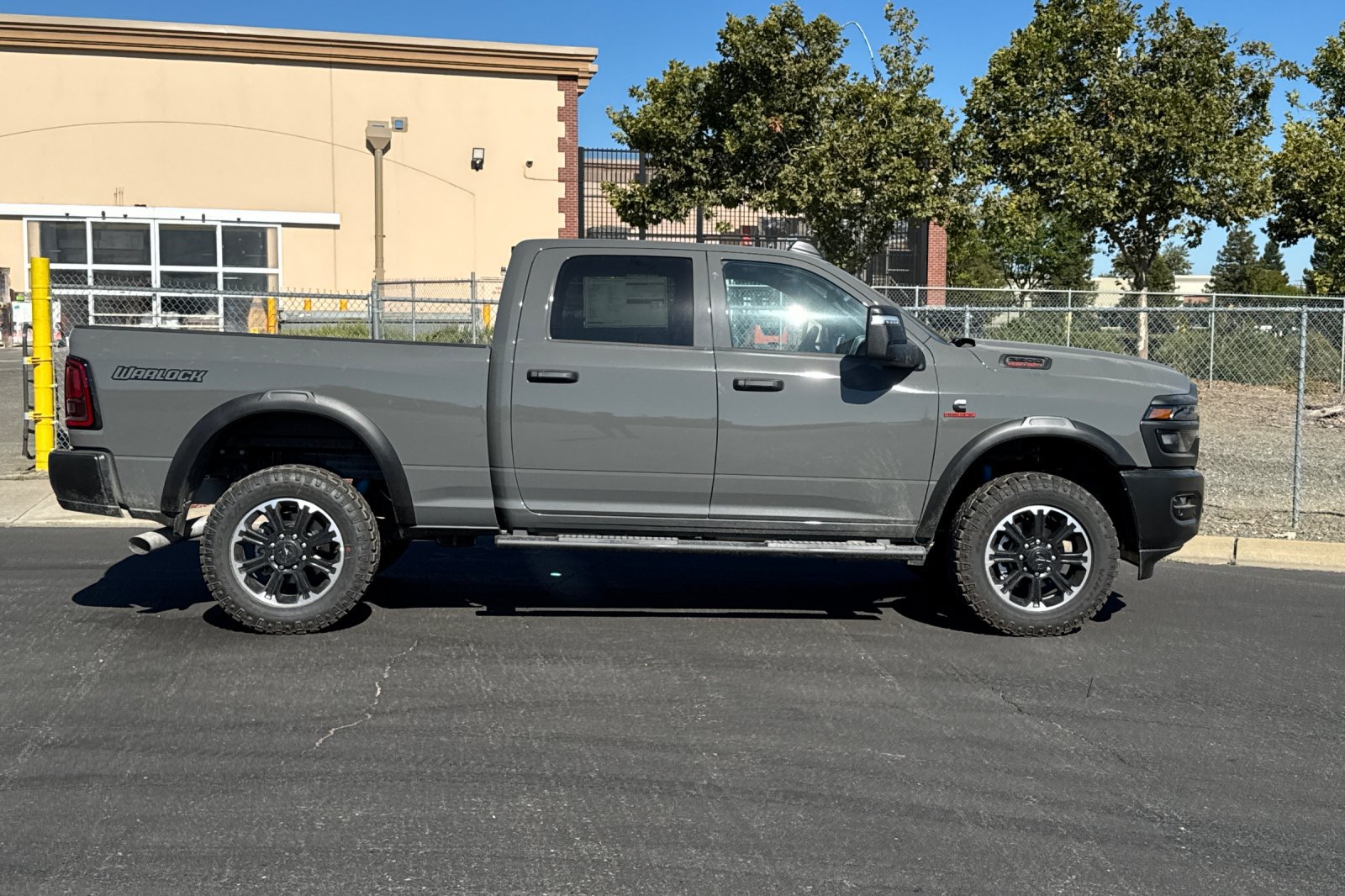 New 2026 RAM 2500 Warlock AWD/4WD image 2