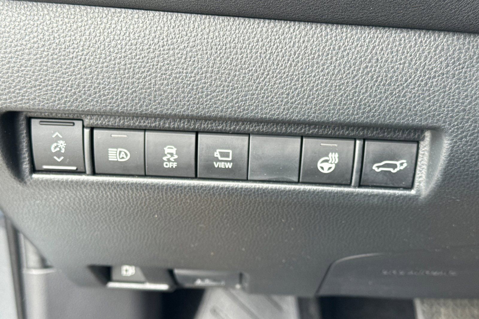 Certified 2024 Toyota Venza Limited AWD/4WD image 35