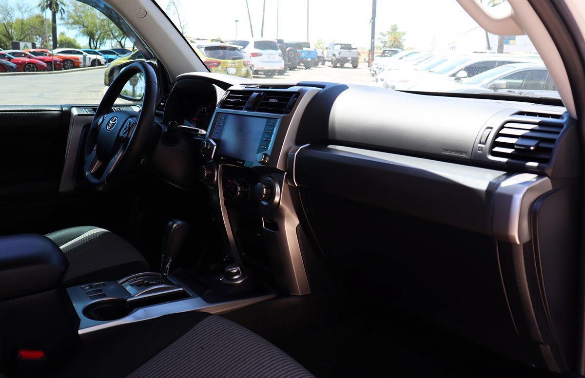 Used 2022 Toyota 4Runner SR5 AWD/4WD image 35