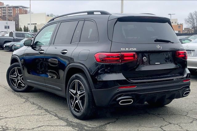 Used 2026 Mercedes-Benz GLB 250 4MATIC image 10