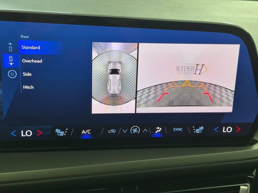 Used 2025 Chevrolet Traverse LT w/ Driver Confidence Package FWD image 20