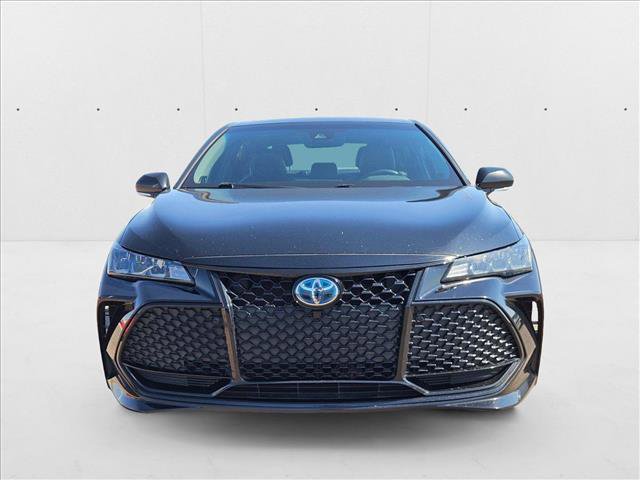 Used 2022 Toyota Avalon XSE video 2