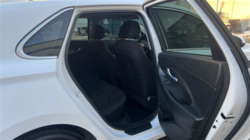 Used 2018 Hyundai Elantra GT FWD image 31
