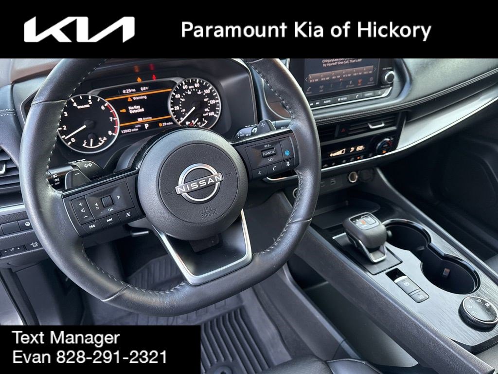 Used 2023 Nissan Rogue SV w/ SV Premium B Package image 17