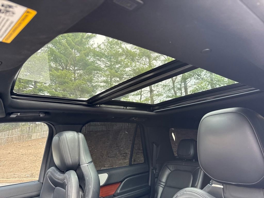 Used 2020 Lincoln Navigator L Reserve w/ Equipment Group 208A Reserve image 22