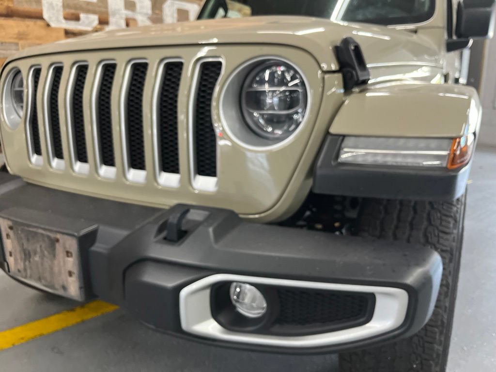 Used 2022 Jeep Wrangler Unlimited Sahara w/ LED Lighting Group AWD/4WD image 3
