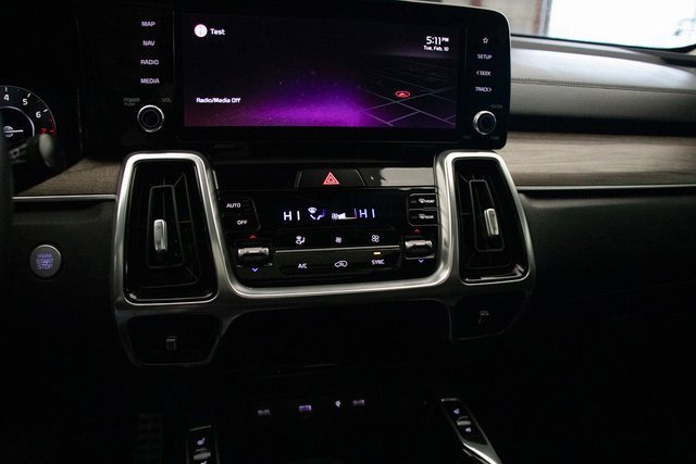 Used 2022 Kia Sorento SX Prestige image 35