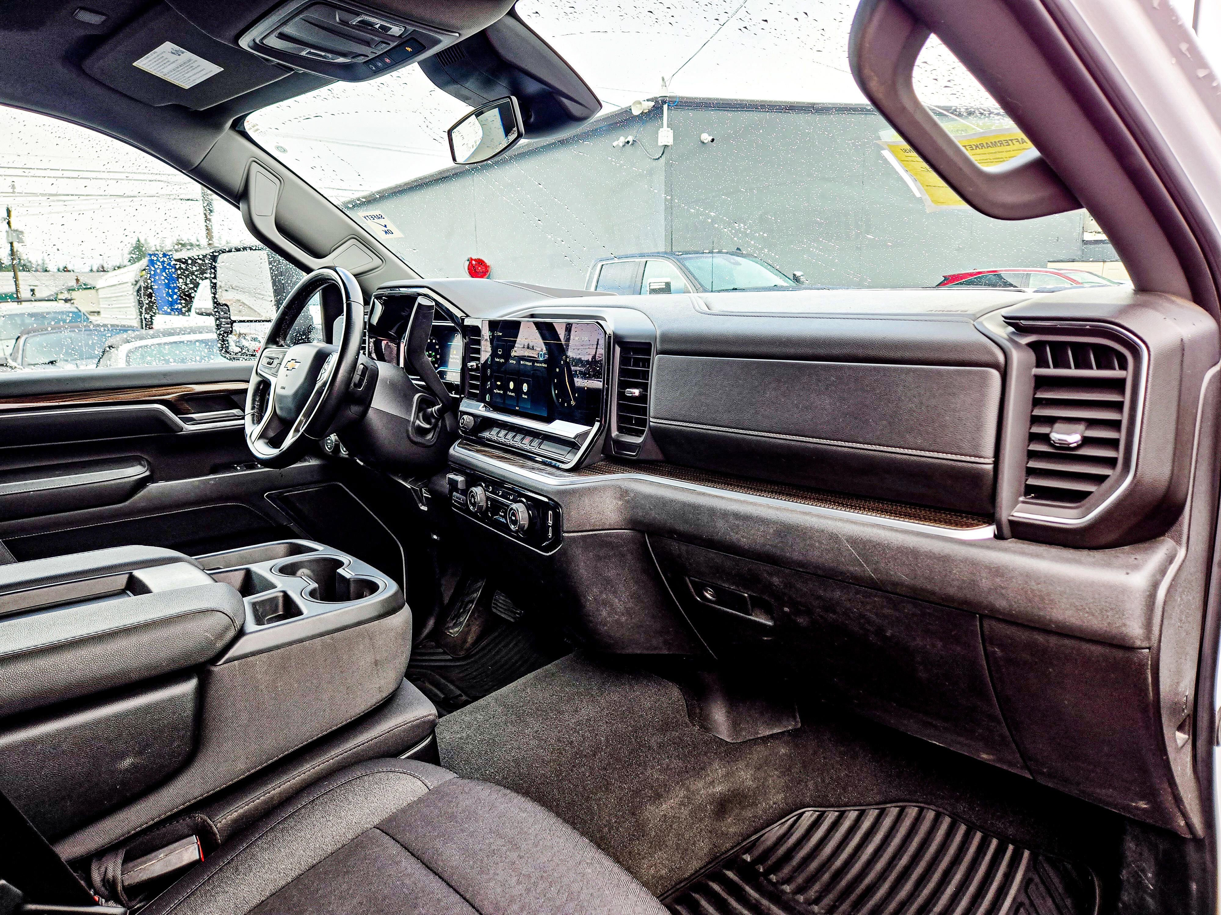 Used 2024 Chevrolet Silverado 3500 LT image 13