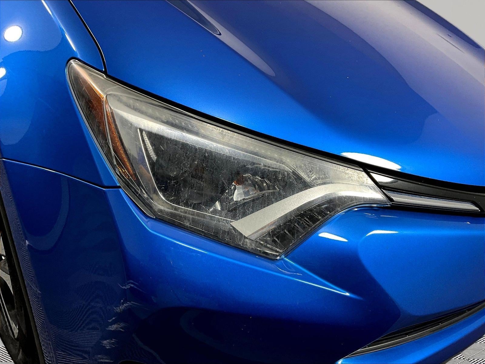 Used 2018 Toyota RAV4 LE w/ All Weather Liner Package FWD image 31