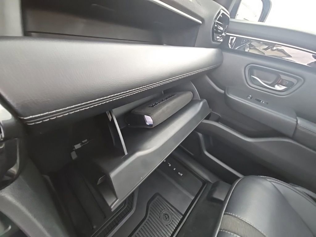 Used 2024 Honda Pilot Touring image 23