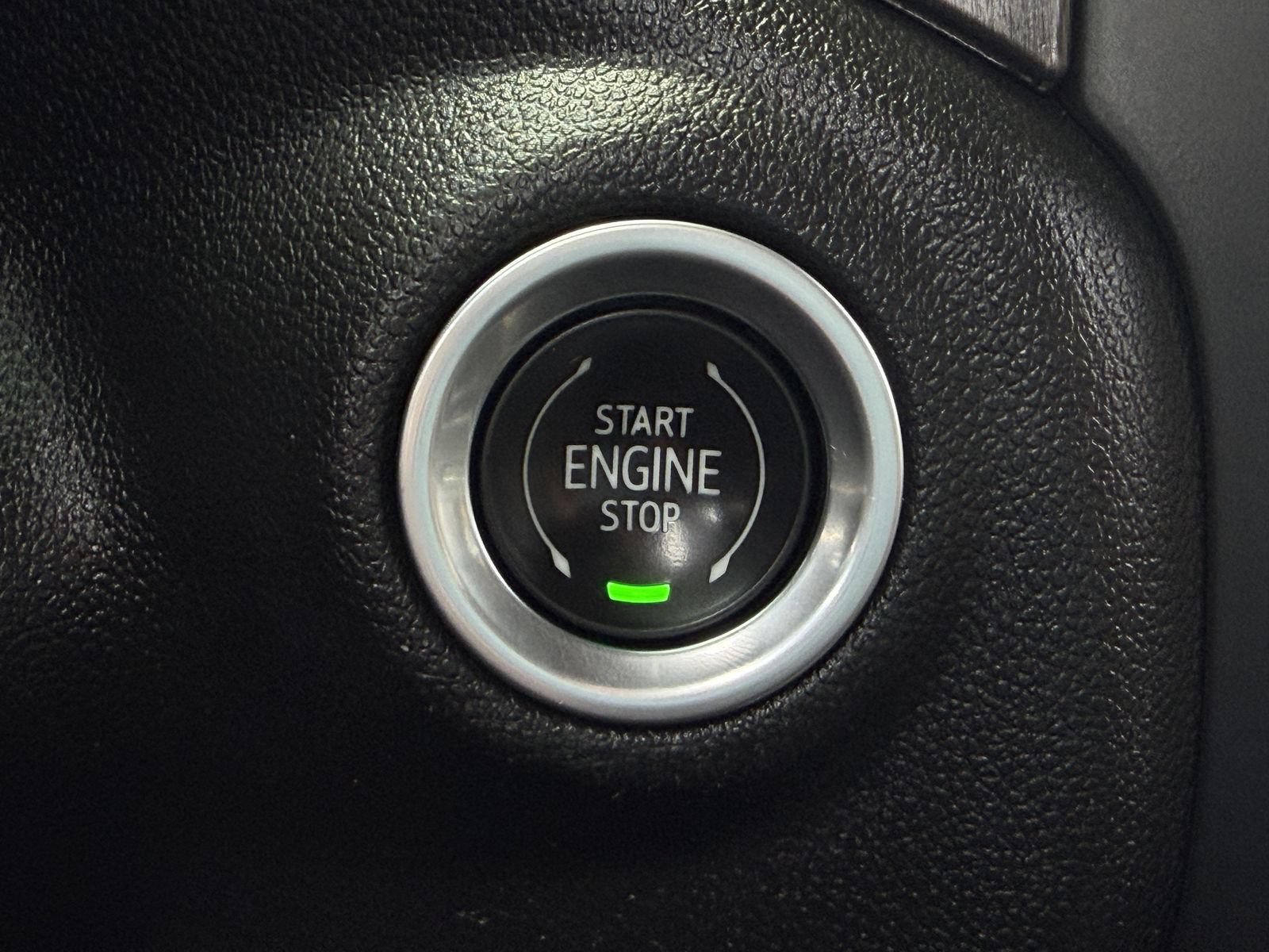 Used 2022 GMC Sierra 2500 AT4 w/ AT4 Premium Plus Package AWD/4WD image 24