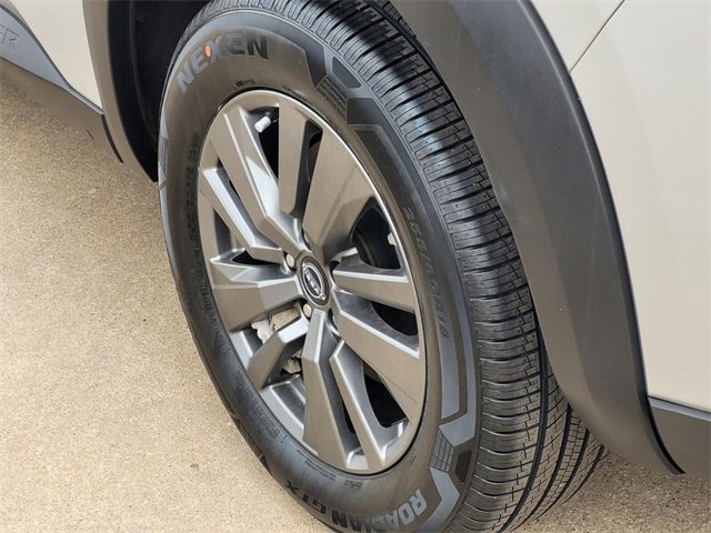 Used 2022 Nissan Pathfinder SV w/ SV Premium Package image 7