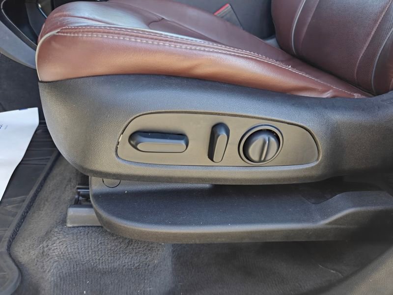 Used 2019 Buick Enclave Avenir w/ Avenir Technology Package AWD/4WD image 17
