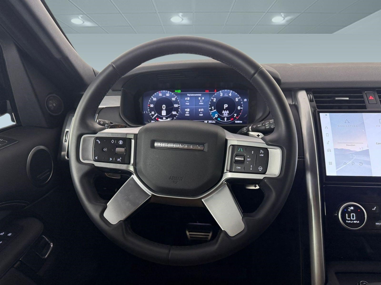 Used 2025 Land Rover Discovery Dynamic SE AWD/4WD image 16