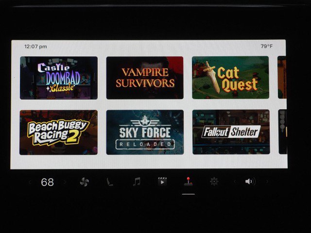 Used 2021 Tesla Model S Plaid image 41