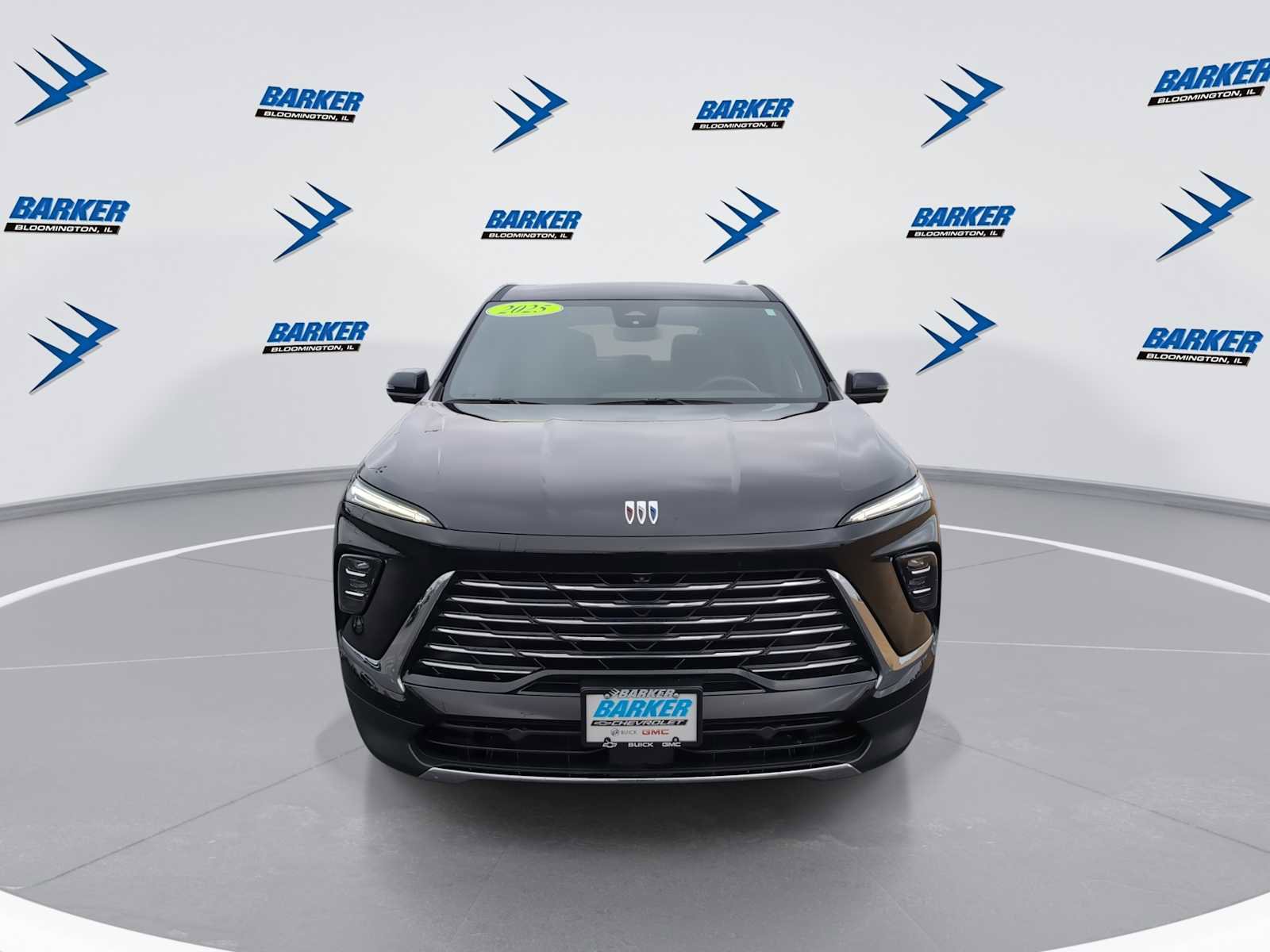 Used 2025 Buick Enclave Preferred image 3