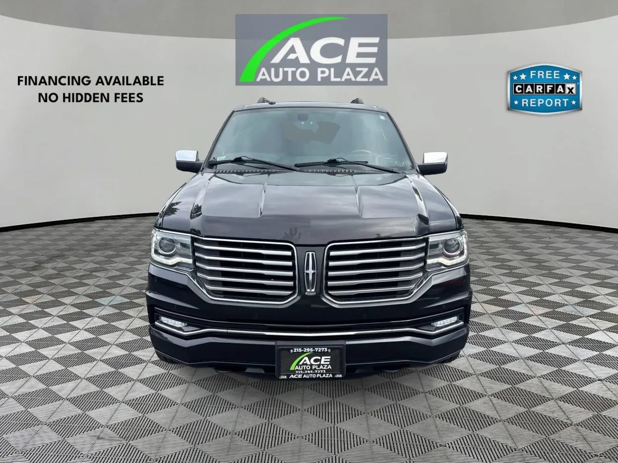 Used 2015 Lincoln Navigator 4WD image 3