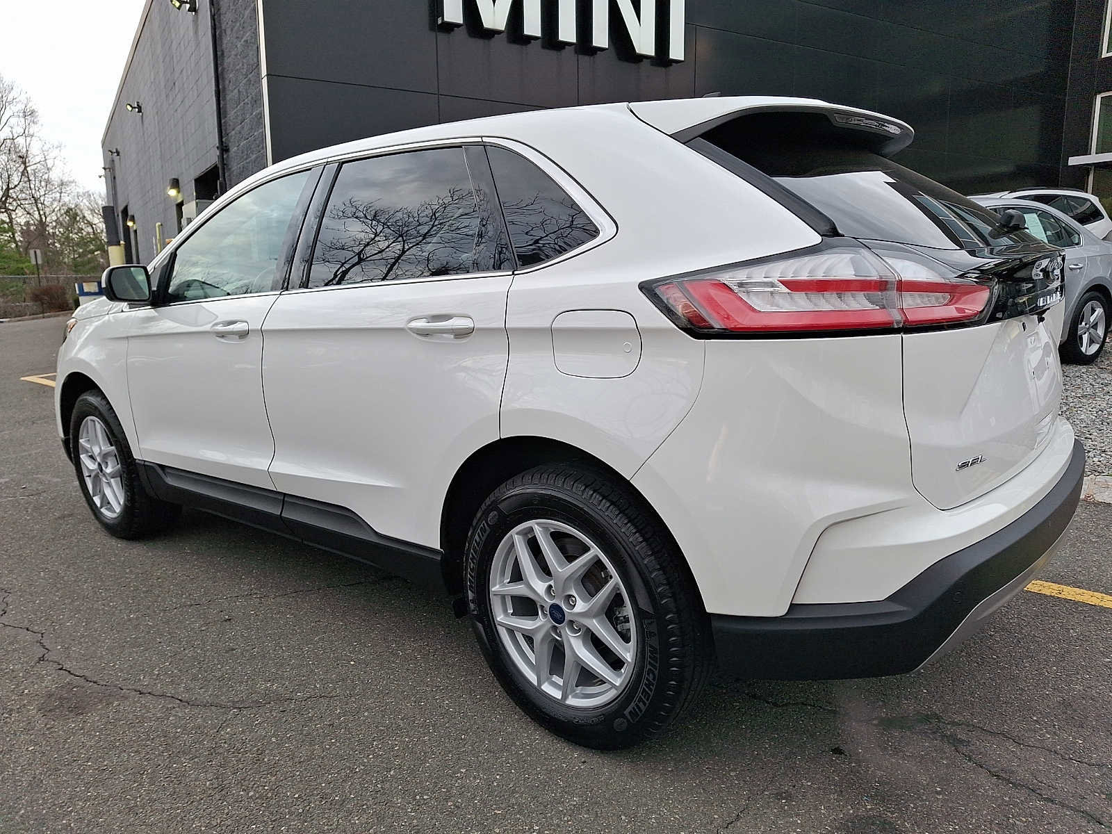 Used 2022 Ford Edge SEL w/ Convenience Package image 6