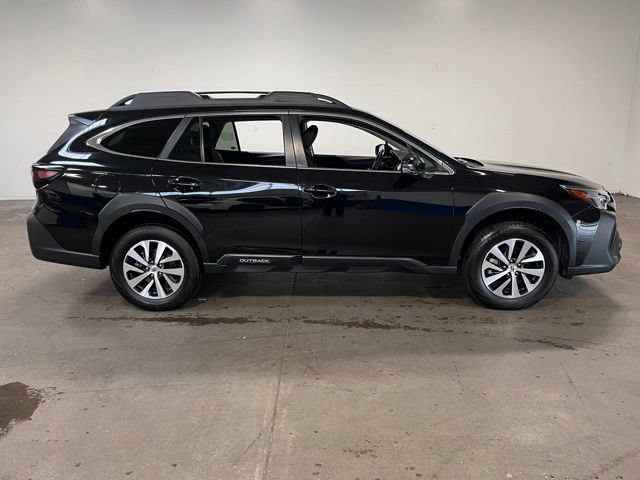 Used 2023 Subaru Outback Premium AWD/4WD image 2