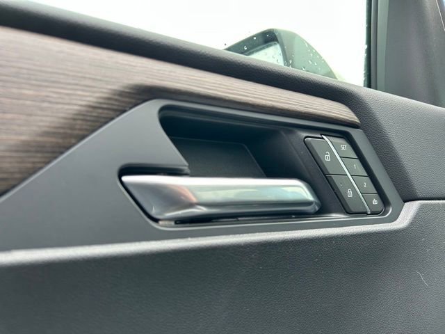 New 2026 GMC Acadia Denali w/ Super Cruise Package image 30