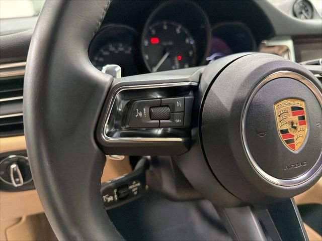 Used 2025 Porsche Macan AWD/4WD image 18