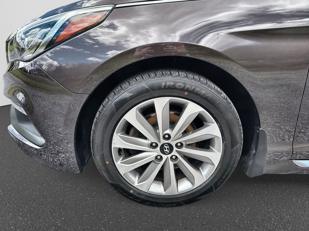 Used 2016 Hyundai Sonata Sport w/ Option Group 1V FWD image 14