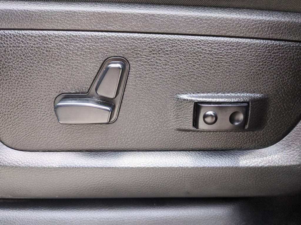 Used 2020 RAM 3500 Limited AWD/4WD image 16