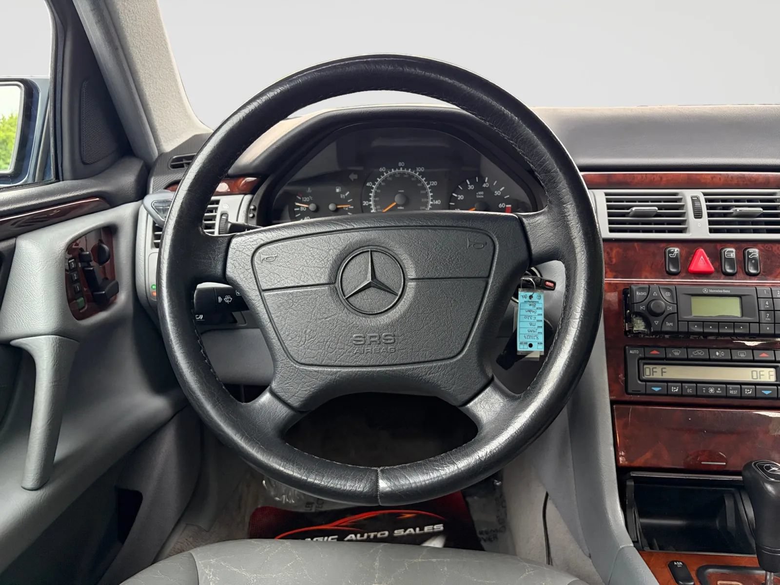Used 1999 Mercedes-Benz E 320 Sedan image 26