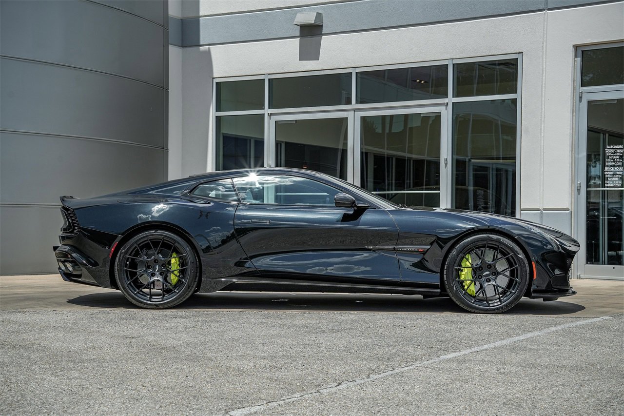 New 2025 Aston Martin Vanquish Coupe image 14
