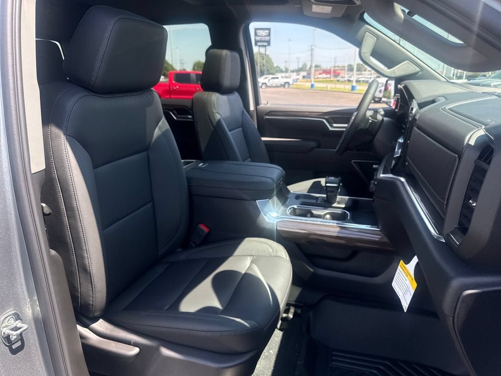 New 2026 Chevrolet Silverado 1500 RST w/ Dark Appearance Package AWD/4WD image 13