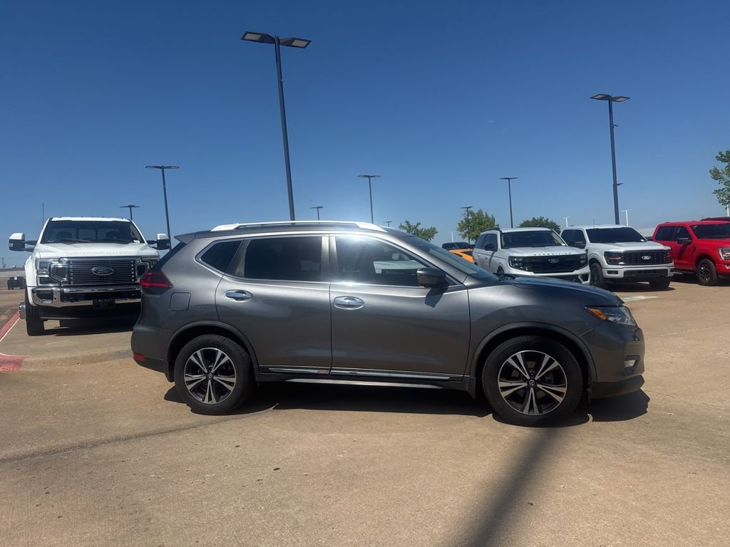 Used 2018 Nissan Rogue SL w/ Premium Package FWD image 2