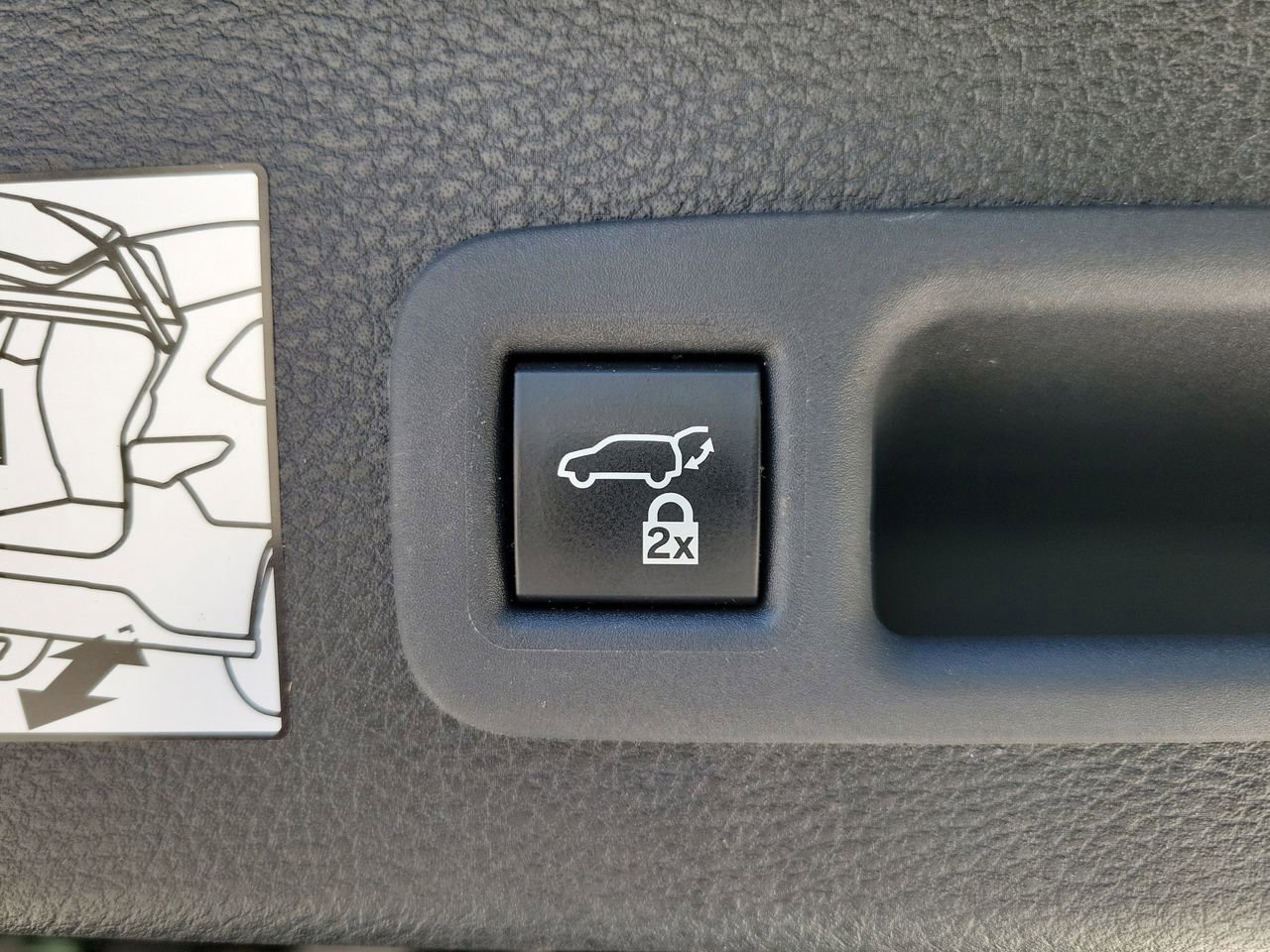 Used 2024 Toyota Sienna XLE AWD/4WD image 10