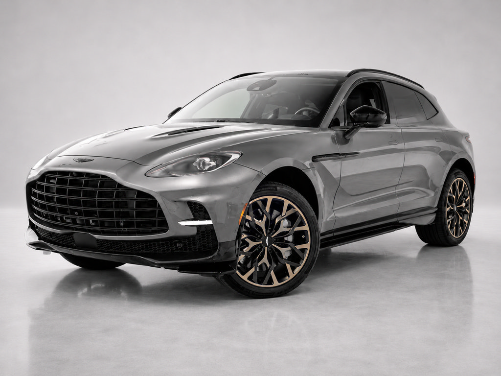 Used 2023 Aston Martin DBX 707 AWD/4WD image 3