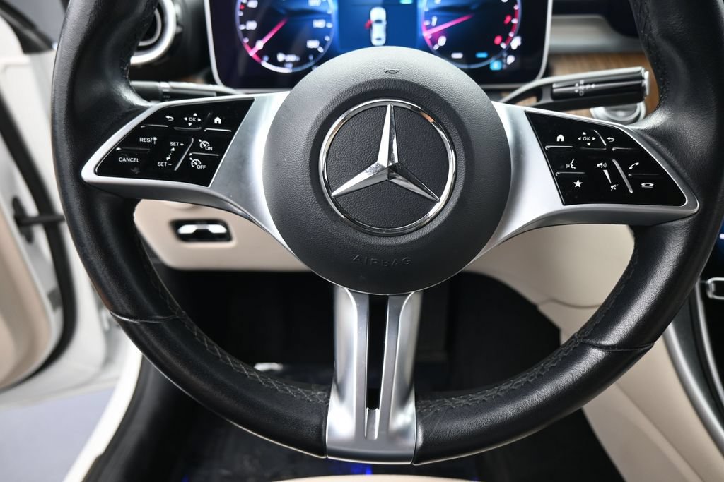 Used 2025 Mercedes-Benz C 300 Sedan image 34
