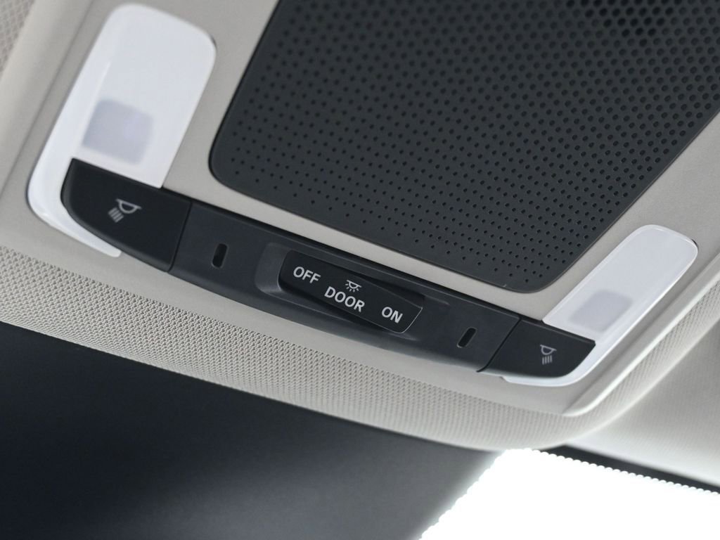 Used 2025 Honda Pilot EX-L image 19