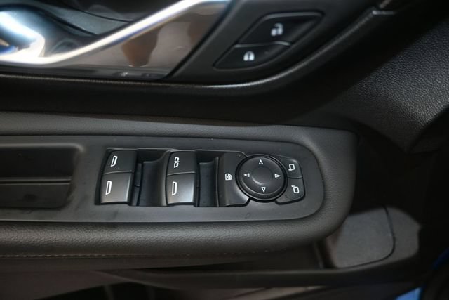 Used 2024 GMC Terrain SLE w/ Driver Convenience Package FWD image 13