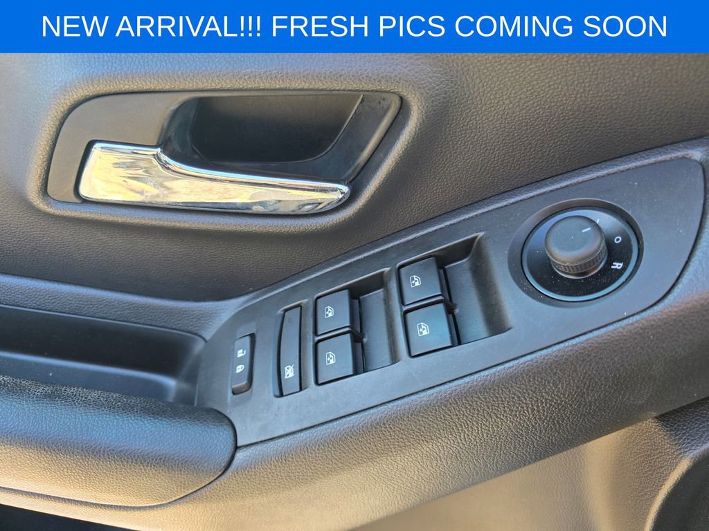 Used 2022 Chevrolet Trax LT w/ Driver Confidence Package image 9